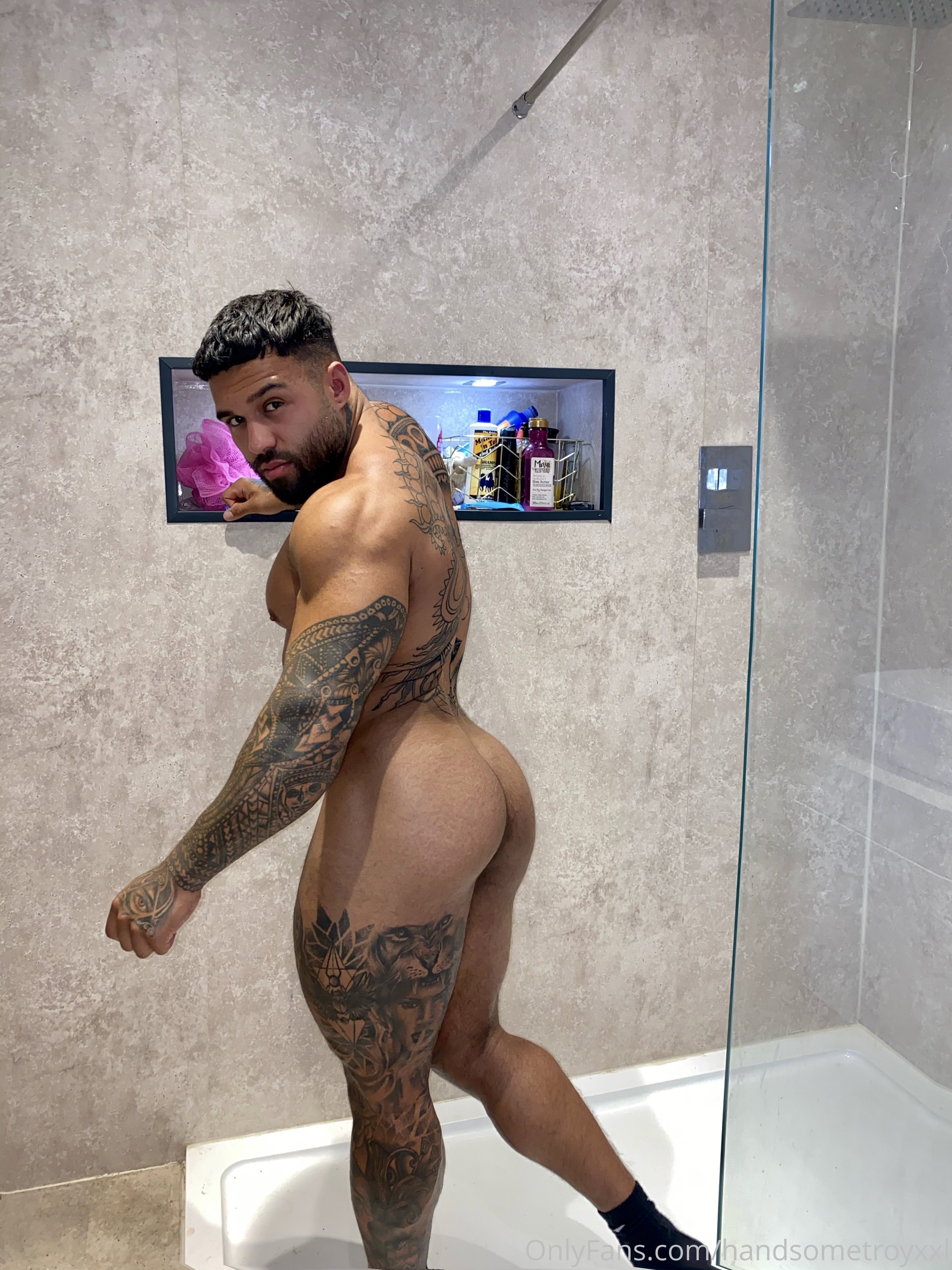 handsometroyxxl with a piercing gaze