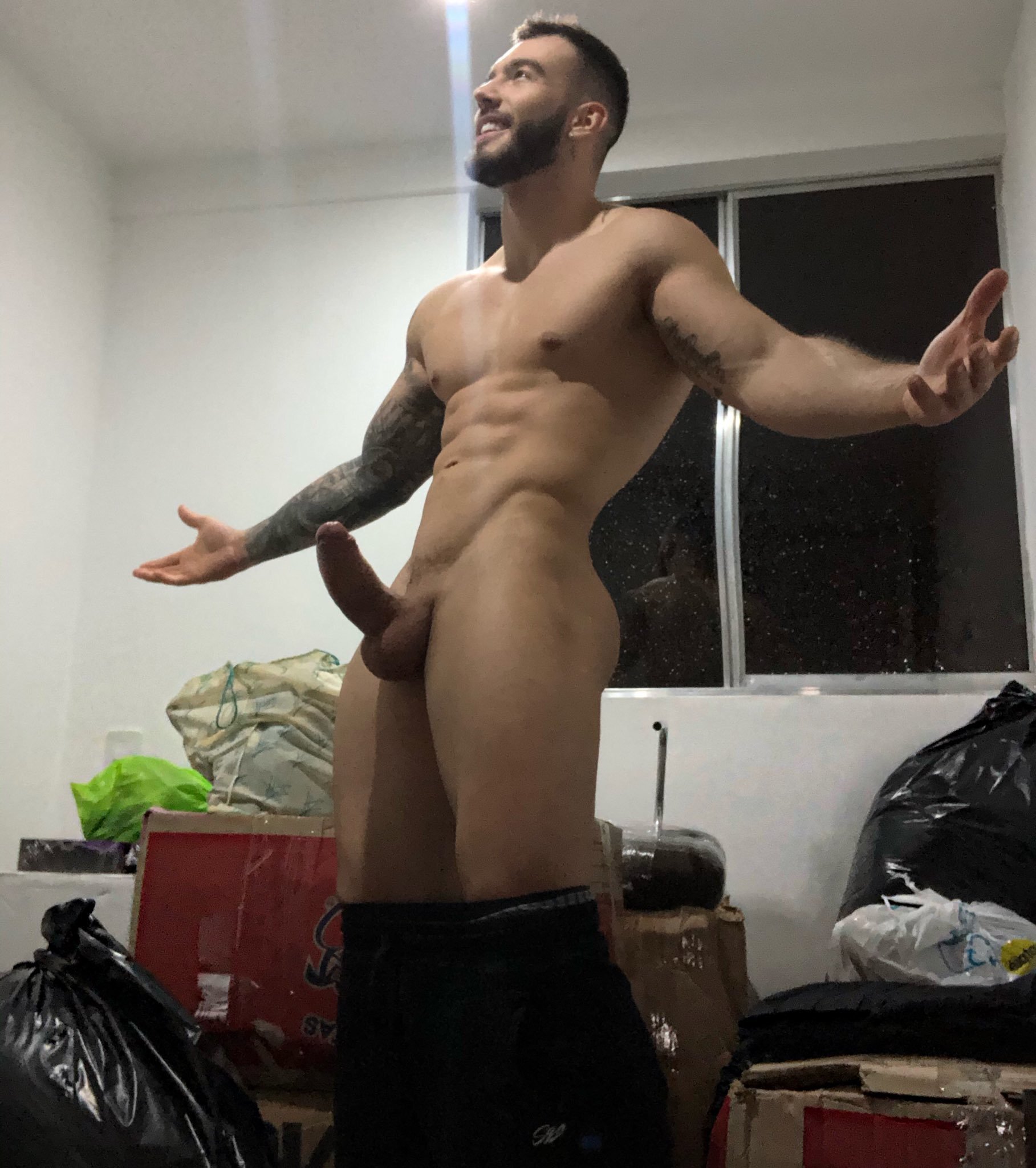 Oliver Colt Hung Set 1 Photo 1 BoyFriendTV