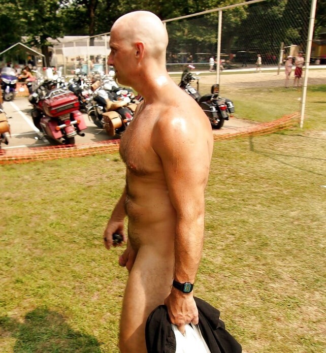 Public Naked Guys Gifs Pics Photo 2529 BoyFriendTV