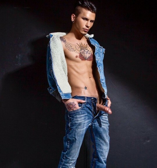 Next Image >>