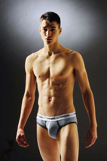 Next Image >>