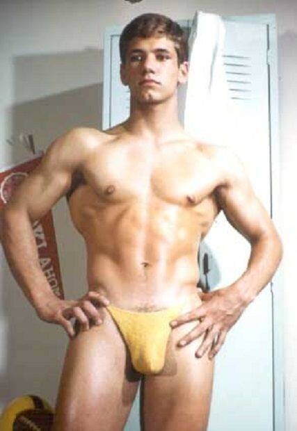 Next Image >>