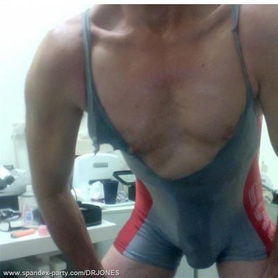 Next Image >>