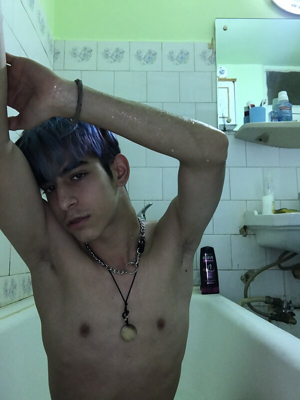 Next Image >>