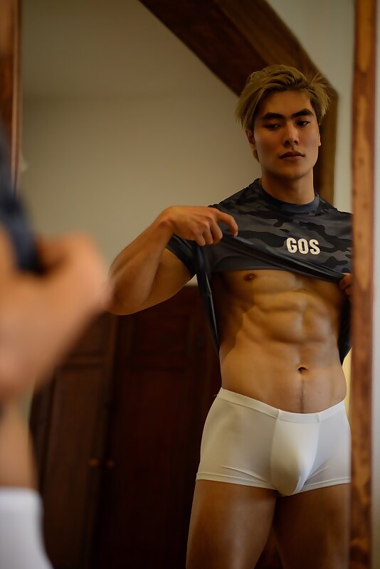 Next Image >>