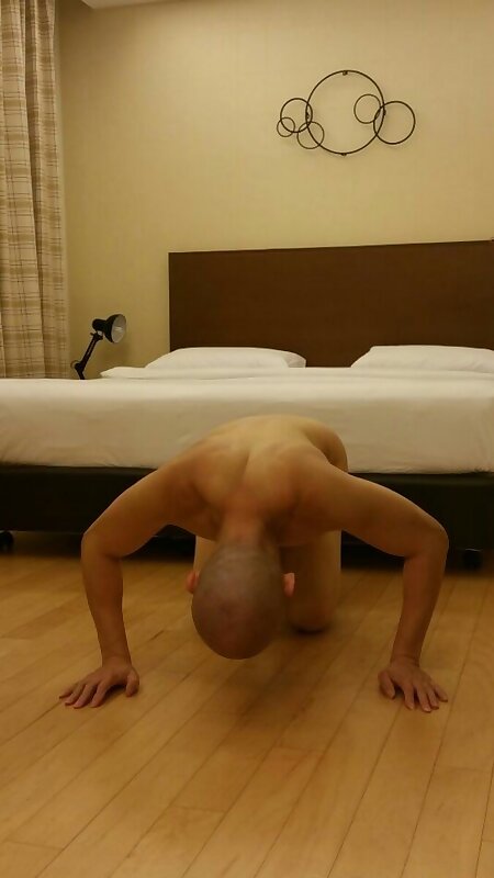 Next Image >>