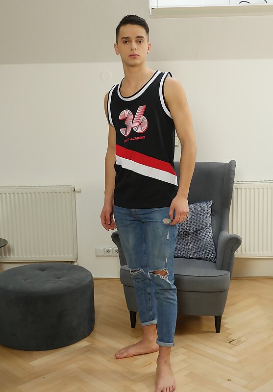 Next Image >>
