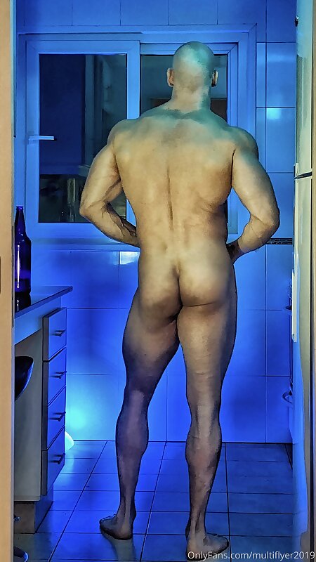 Next Image >>