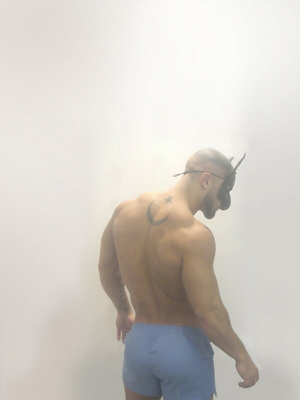Next Image >>