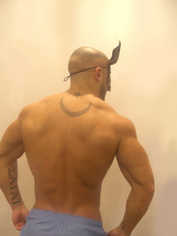 Next Image >>