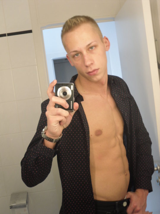 Next Image >>