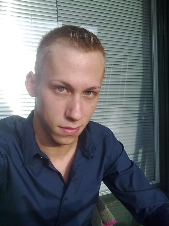 Next Image >>