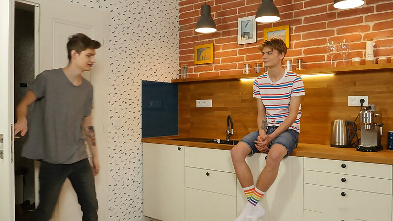 Next Image >>