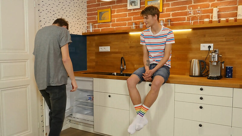 Next Image >>