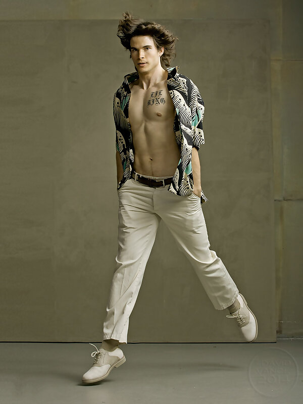 Next Image >>
