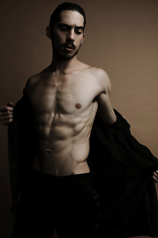 Next Image >>