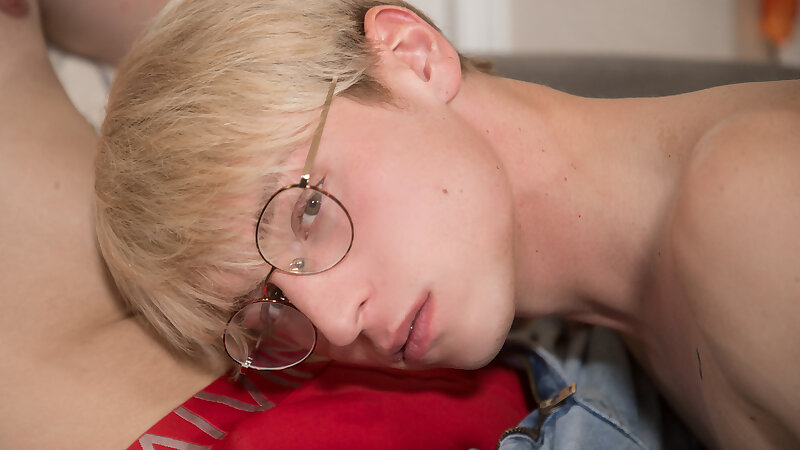 Next Image >>