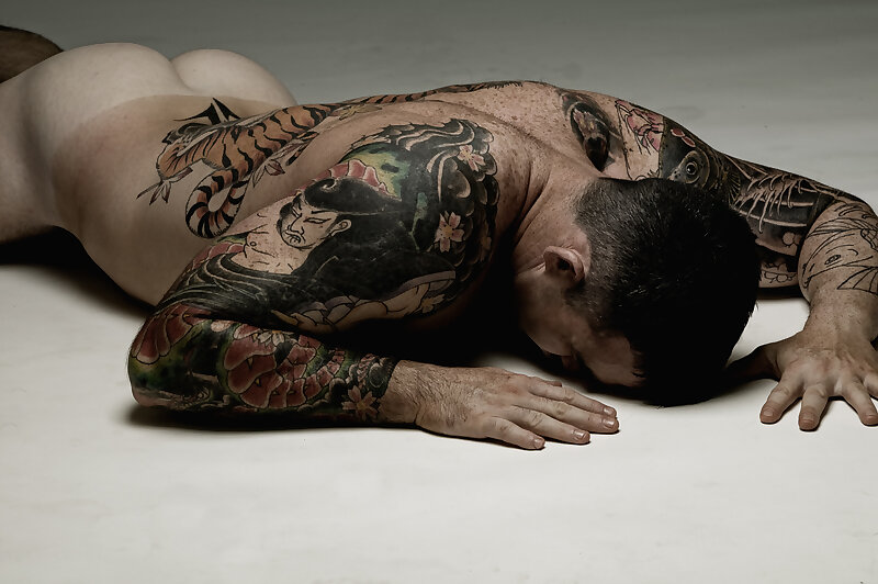 Next Image >>