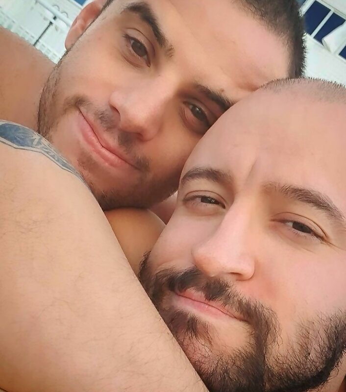 Next Image >>