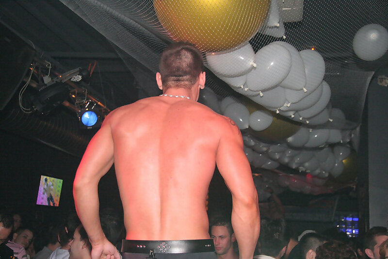 Next Image >>