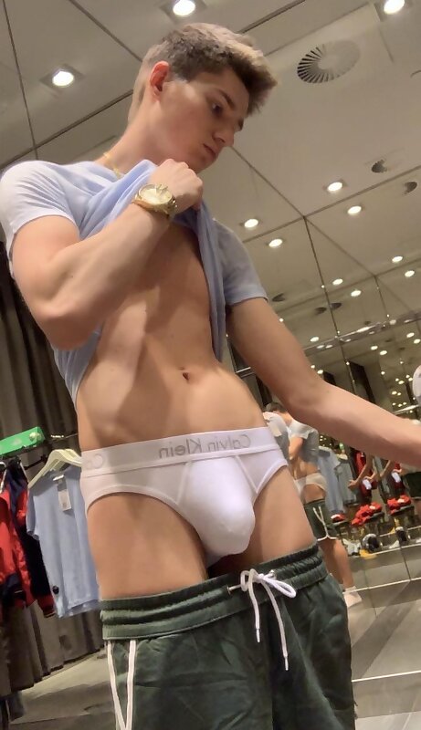 Next Image >>