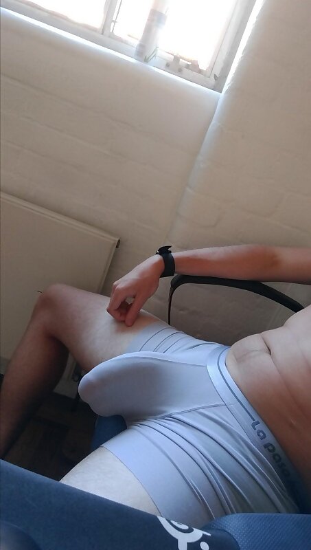 Next Image >>