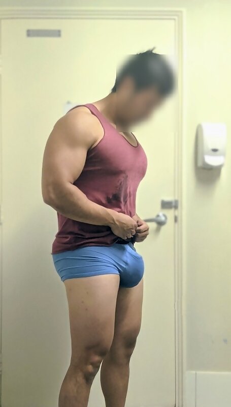 Next Image >>