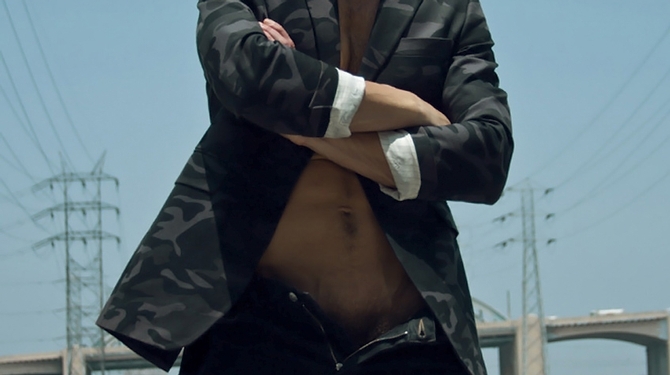 Next Image >>