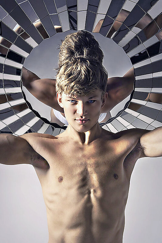 Next Image >>