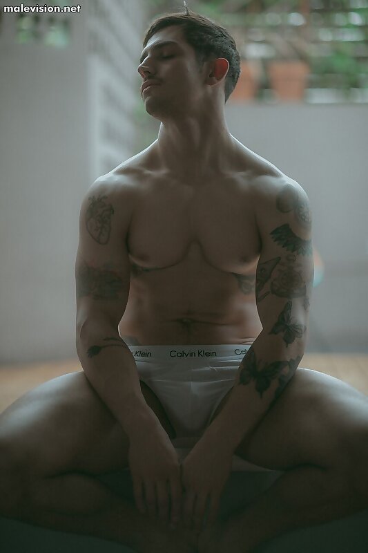 Next Image >>