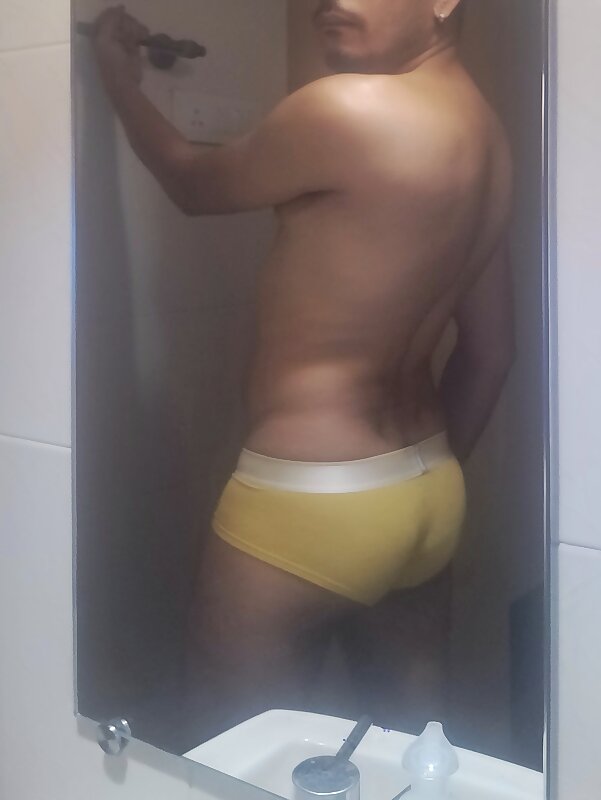 Next Image >>