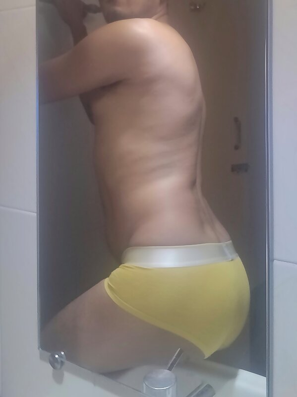 Next Image >>