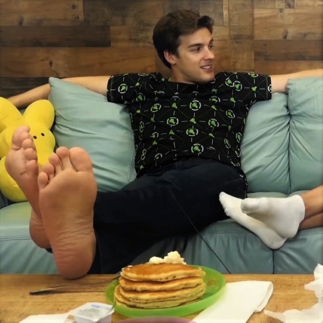 Matpat Feet Very Sexy Photo Boyfriendtv Com