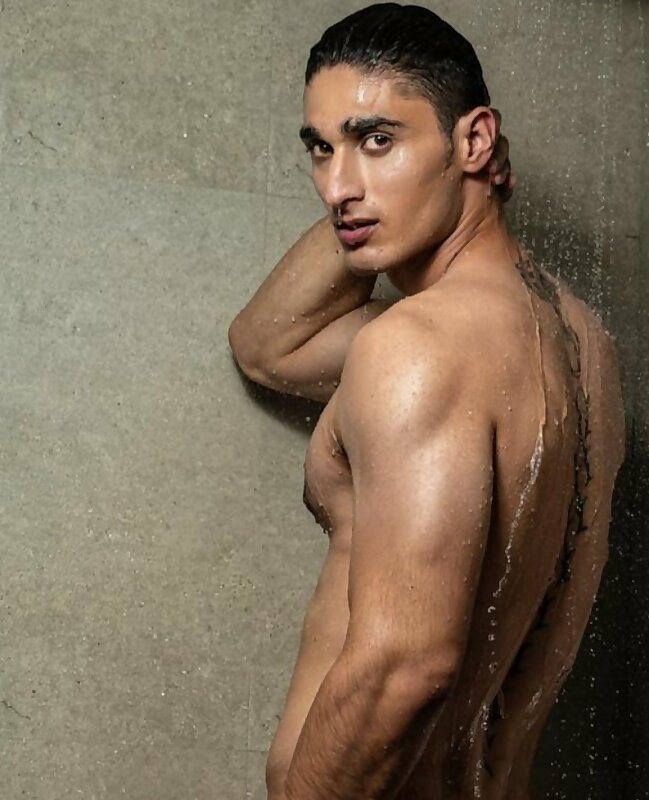 Next Image >>