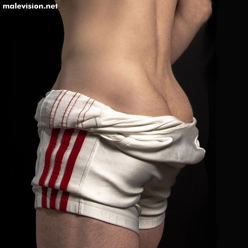 Next Image >>