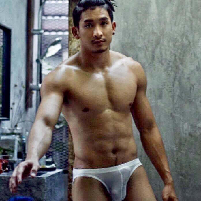 Next Image >>