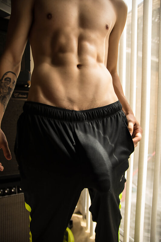 Next Image >>