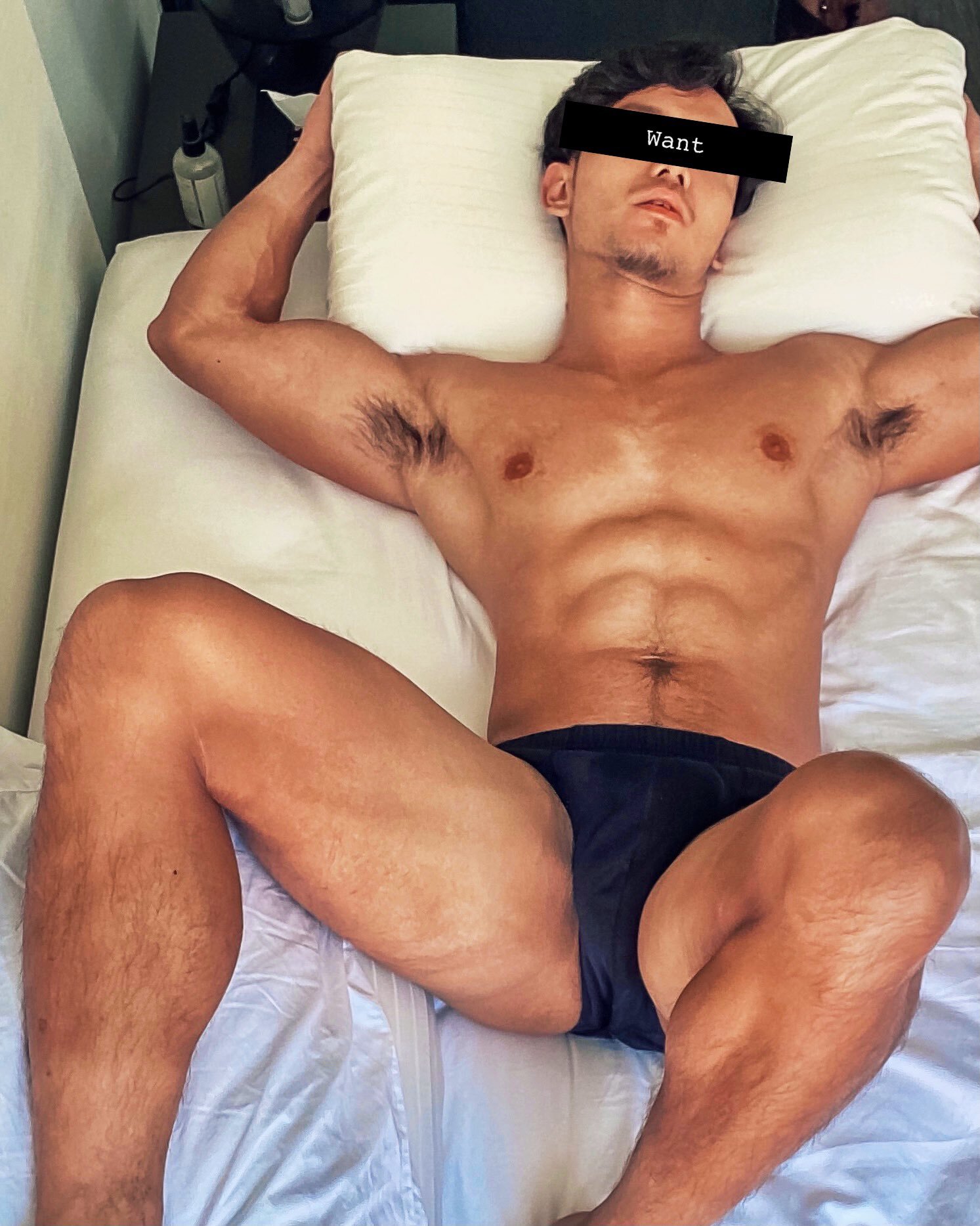 Hong Kong Hunk - фото 2 - BoyFriendTV.com