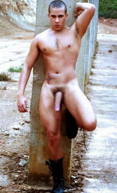 Next Image >>