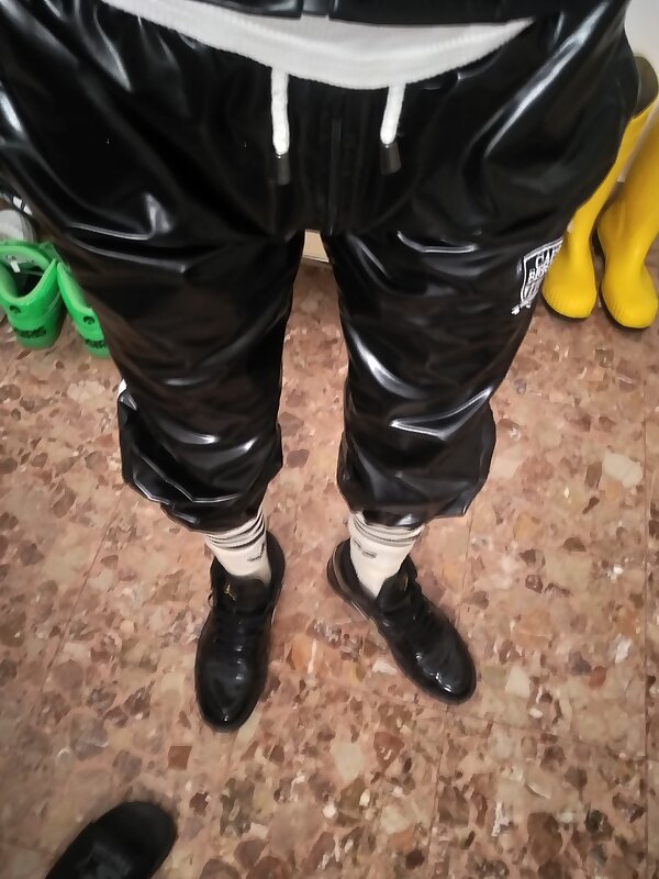 Next Image >>