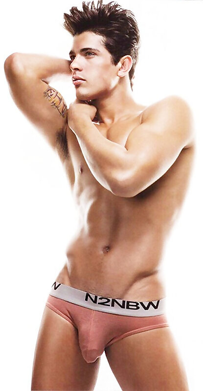 Next Image >>