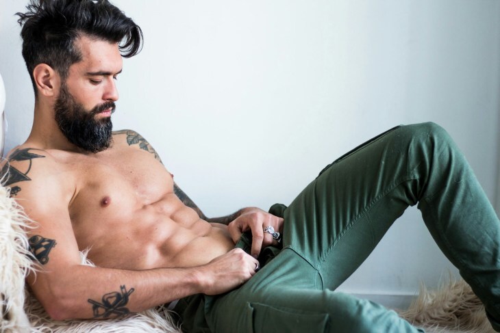 Photos jeune mannequin gay