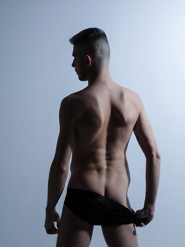 Next Image >>