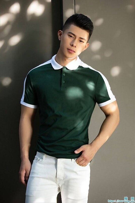 Next Image >>