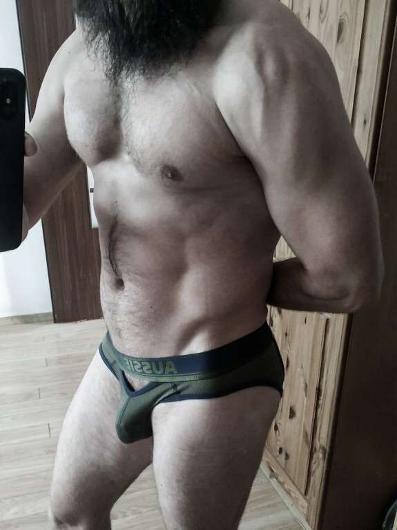 Next Image >>