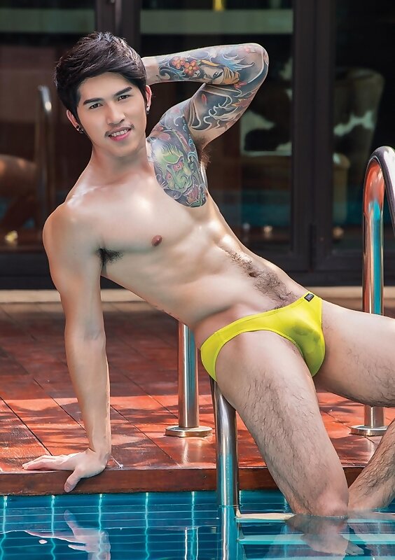 Next Image >>