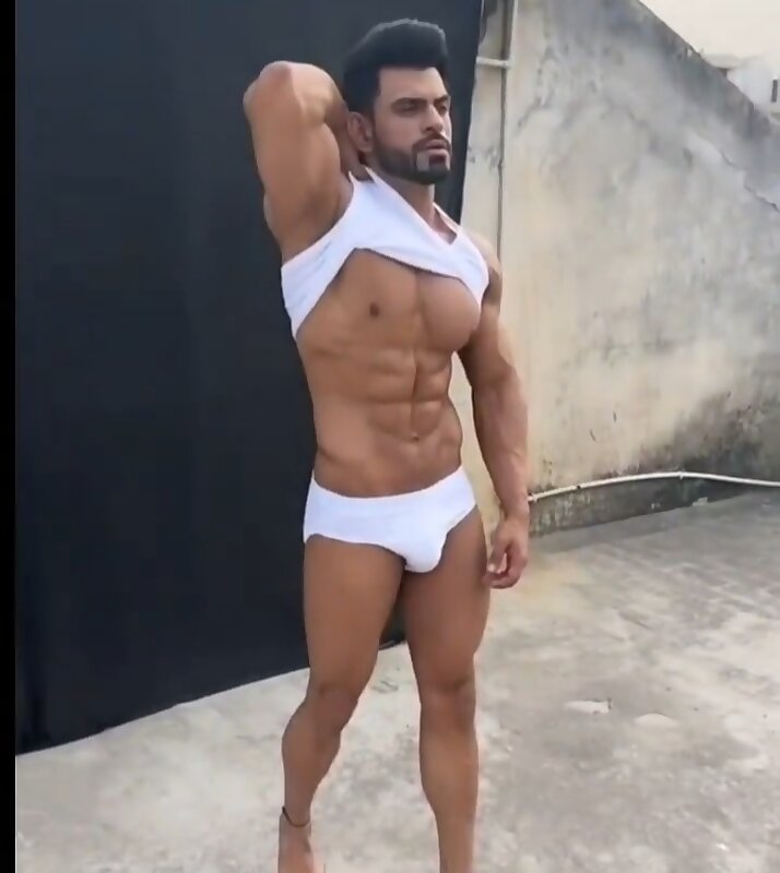 Next Image >>