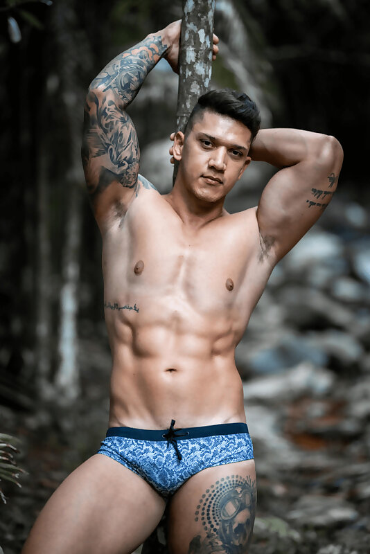 Next Image >>