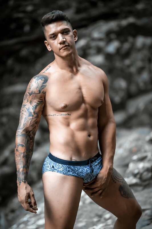 Next Image >>