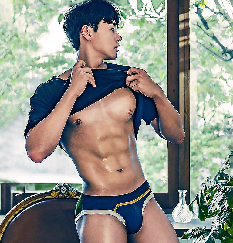 Next Image >>